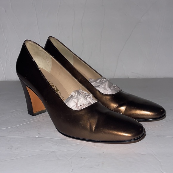 Vintage Salvatore Ferragamo classic pumps heels - Picture 1 of 12